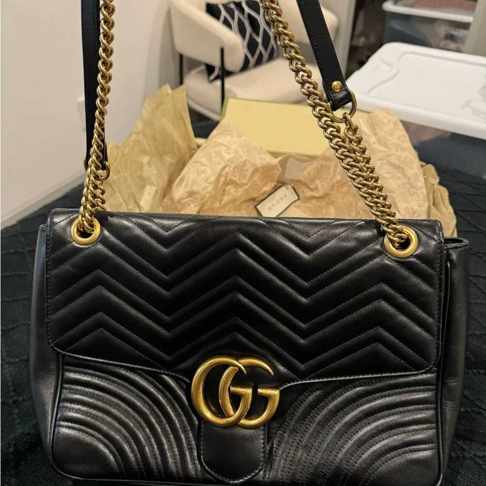 Gucci Marmont Leather Shoulder Bag in Large Size - Picture 9 of 14